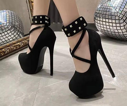 Wrapped Stud Pump